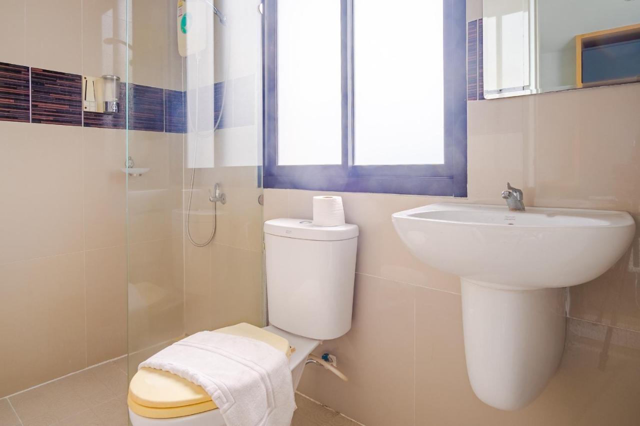 Oyo 303 Phoomjai House Apartment Chalong Exterior photo