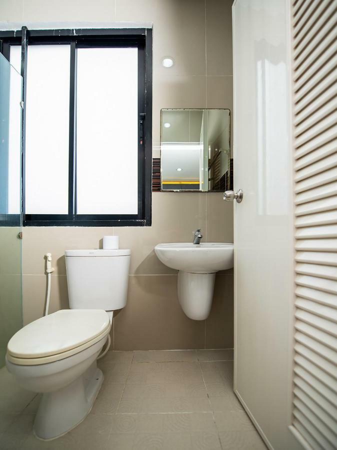 Oyo 303 Phoomjai House Apartment Chalong Exterior photo